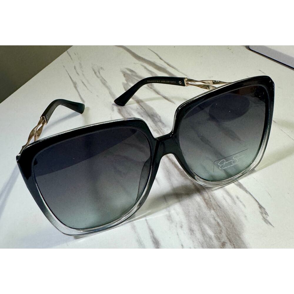 Jessica Simpson Oversized Teardrop Glasses